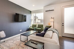 < 2 Mi to Dtwn: Modern Townhome in Knoxville