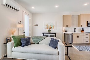< 2 Mi to Dtwn: Modern Townhome in Knoxville