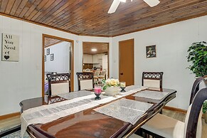 Deck & 2-acre Yard: Quiet Getaway in Crandall!