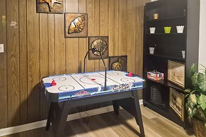Deck & 2-acre Yard: Quiet Getaway in Crandall!