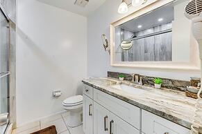 7 Mi to Gatorland: Retreat w/ Pool & Elliptical