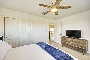 5 Mi to Randolph Afb: Spacious Cibolo Haven!