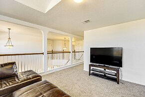 5 Mi to Randolph Afb: Spacious Cibolo Haven!