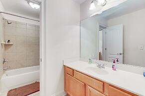 6 Mi to Southern Belle Farm: Home w/ Patio!