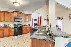 6 Mi to Southern Belle Farm: Home w/ Patio!