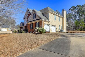 6 Mi to Southern Belle Farm: Home w/ Patio!