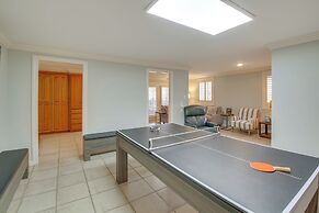 Screened-in Porch w/ Views: Hot Springs Getaway!