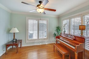 Screened-in Porch w/ Views: Hot Springs Getaway!