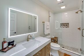 Screened-in Porch w/ Views: Hot Springs Getaway!