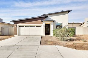 6 Mi to State Farm Stadium: Home w/ Fenced Yard!