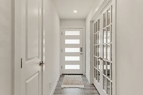 5 Mi to UT: Home w/ Outdoor Entertainment Area!