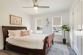 5 Mi to UT: Home w/ Outdoor Entertainment Area!