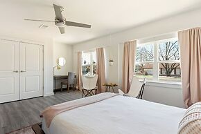 5 Mi to UT: Home w/ Outdoor Entertainment Area!