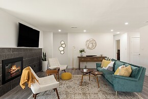 5 Mi to UT: Home w/ Outdoor Entertainment Area!