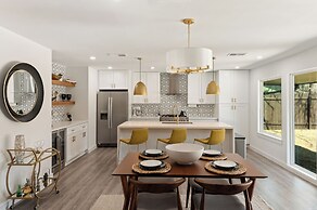 5 Mi to UT: Home w/ Outdoor Entertainment Area!