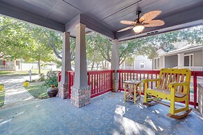 Boho-chic Retreat w/ Yard, 22 Mi to Dtwn Austin!