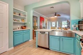 Boho-chic Retreat w/ Yard, 22 Mi to Dtwn Austin!