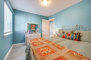 Boho-chic Retreat w/ Yard, 22 Mi to Dtwn Austin!