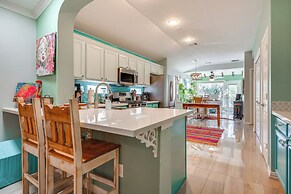 Boho-chic Retreat w/ Yard, 22 Mi to Dtwn Austin!