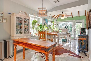 Boho-chic Retreat w/ Yard, 22 Mi to Dtwn Austin!