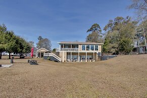 Waterfront Gem w/ Fire Pits & Dock in Georgetown