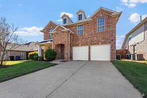 4 Mi to Dtwn: Family Home w/ Games in Frisco