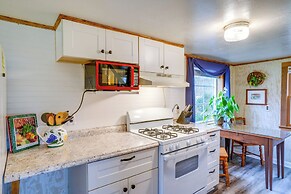 'chateau Merlot' Cottage w/ Deck in Stanardsville