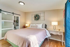 Half-mi to Lakemont Park: Family-friendly Home!