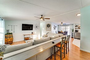 Half-mi to Lakemont Park: Family-friendly Home!