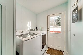 Half-mi to Lakemont Park: Family-friendly Home!