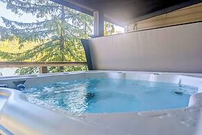 Boat, Fish, Swim: Lake Pend Oreille Gem w/ Deck!