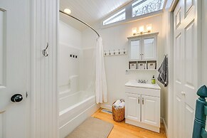 Nolin Lake Gem: Waterfront Retreat w/ Balcony!