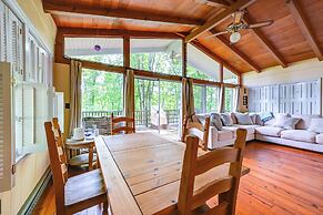 Nolin Lake Gem: Waterfront Retreat w/ Balcony!