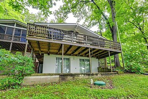 Nolin Lake Gem: Waterfront Retreat w/ Balcony!