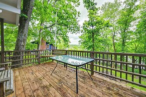 Nolin Lake Gem: Waterfront Retreat w/ Balcony!