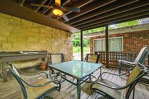 Nolin Lake Gem: Waterfront Retreat w/ Balcony!