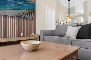 Upstay Dream Home w Private Pool Arcade Theme Rooms