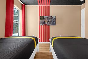 Upstay Dream Home w Private Pool Arcade Theme Rooms