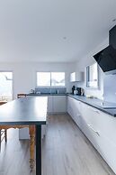 Pretty new House With Small sea View