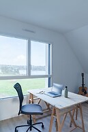 Pretty new House With Small sea View