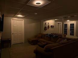 Serene 7br Haven By The Lake 7 Bedroom Home