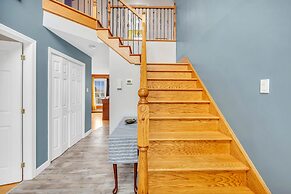 Serene 7br Haven By The Lake 7 Bedroom Home