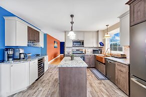 Serene 7br Haven By The Lake 7 Bedroom Home