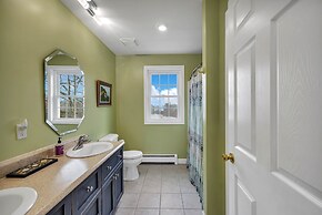 Serene 7br Haven By The Lake 7 Bedroom Home