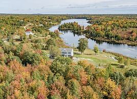 Serene 7br Haven By The Lake 7 Bedroom Home