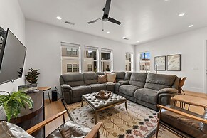 Villa #24 At Bloomington Country Club 4 Bedroom Townhouse