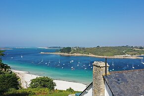Superb sea View / Private Beach Access