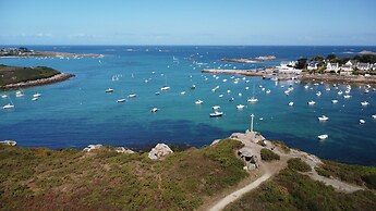 Superb sea View / Private Beach Access