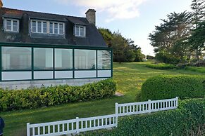 Superb sea View / Private Beach Access