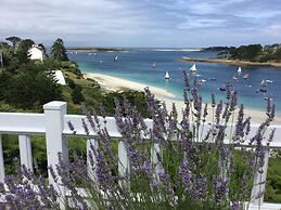 Superb sea View / Private Beach Access